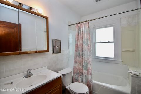 Tiny photo for 3904 Burton Avenue, Toledo, OH 43612 (MLS # 10002150)