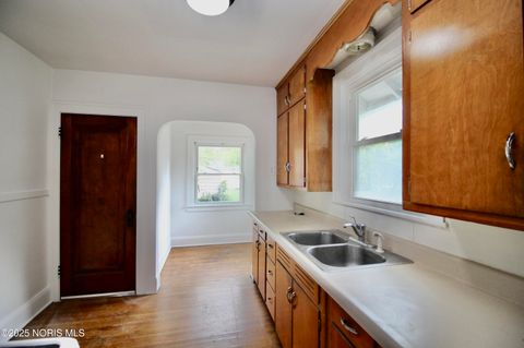 Tiny photo for 3904 Burton Avenue, Toledo, OH 43612 (MLS # 10002150)