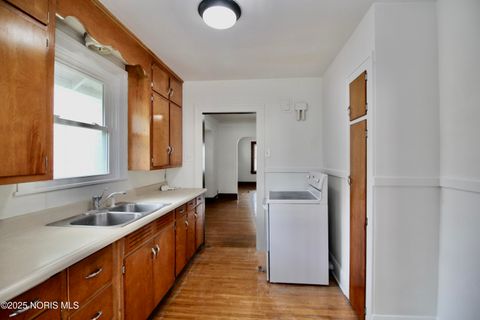 Tiny photo for 3904 Burton Avenue, Toledo, OH 43612 (MLS # 10002150)