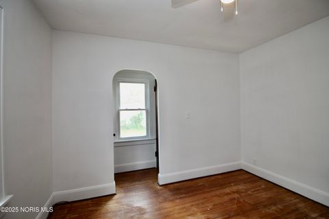 Tiny photo for 3904 Burton Avenue, Toledo, OH 43612 (MLS # 10002150)