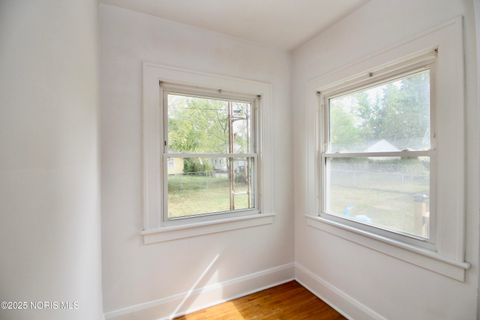 Tiny photo for 3904 Burton Avenue, Toledo, OH 43612 (MLS # 10002150)