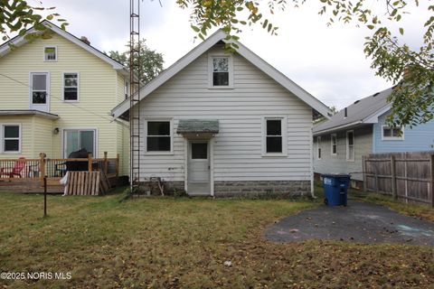 Tiny photo for 3904 Burton Avenue, Toledo, OH 43612 (MLS # 10002150)