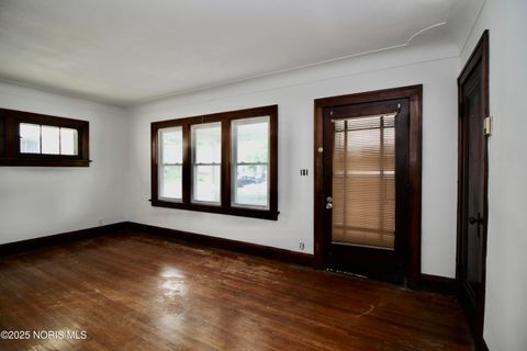 Tiny photo for 3904 Burton Avenue, Toledo, OH 43612 (MLS # 10002150)