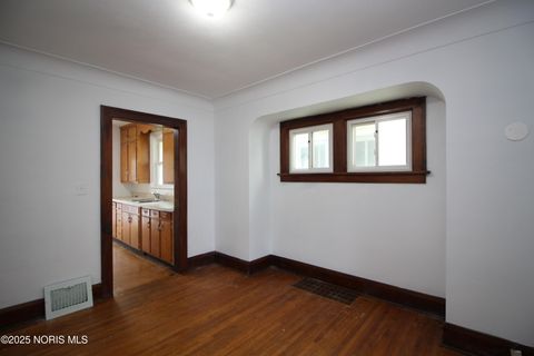 Tiny photo for 3904 Burton Avenue, Toledo, OH 43612 (MLS # 10002150)