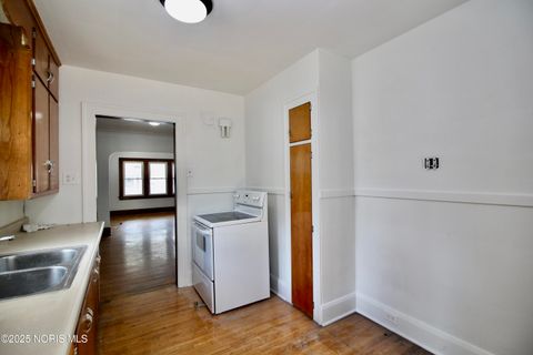 Tiny photo for 3904 Burton Avenue, Toledo, OH 43612 (MLS # 10002150)