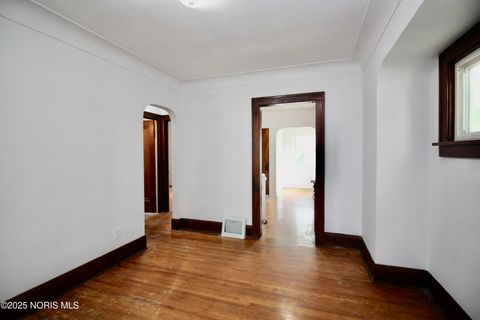 Tiny photo for 3904 Burton Avenue, Toledo, OH 43612 (MLS # 10002150)