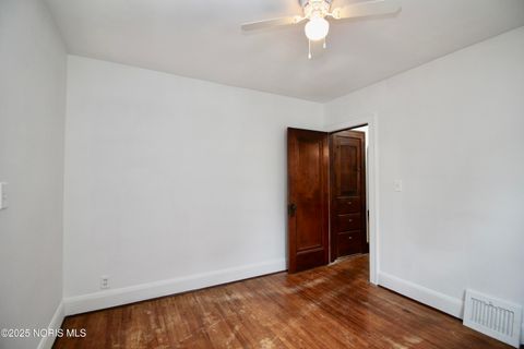 Tiny photo for 3904 Burton Avenue, Toledo, OH 43612 (MLS # 10002150)