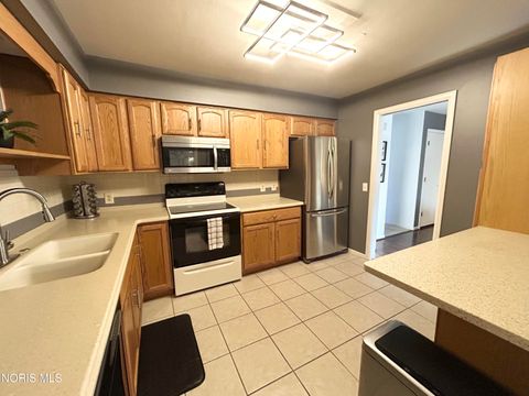 Tiny photo for 6549 Abbey Run # 11, Sylvania, OH 43560 (MLS # 10005710)