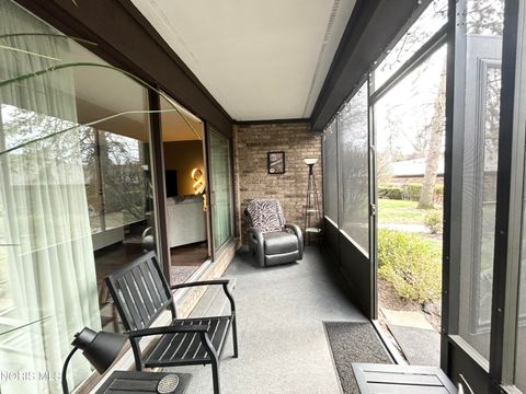 Tiny photo for 6549 Abbey Run # 11, Sylvania, OH 43560 (MLS # 10005710)