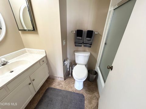 Tiny photo for 6549 Abbey Run # 11, Sylvania, OH 43560 (MLS # 10005710)