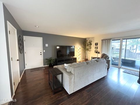 Tiny photo for 6549 Abbey Run # 11, Sylvania, OH 43560 (MLS # 10005710)