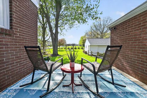 Tiny photo for 564 S Lallendorf Road, Oregon, OH 43616 (MLS # 10006948)