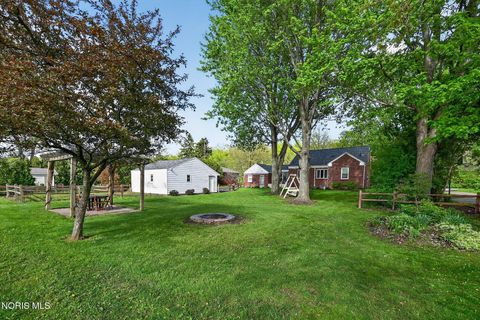 Tiny photo for 564 S Lallendorf Road, Oregon, OH 43616 (MLS # 10006948)