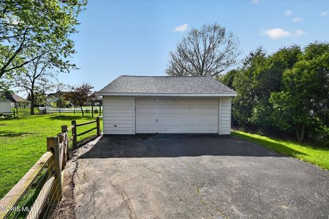 Tiny photo for 564 S Lallendorf Road, Oregon, OH 43616 (MLS # 10006948)