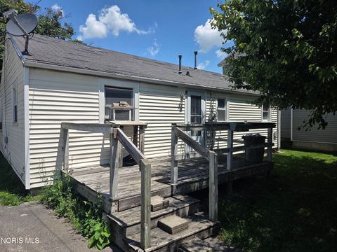 Tiny photo for 709 Putnam Street, Findlay, OH 45840 (MLS # 10010270)