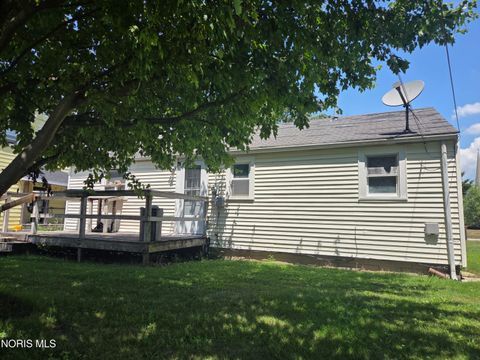 Tiny photo for 709 Putnam Street, Findlay, OH 45840 (MLS # 10010270)