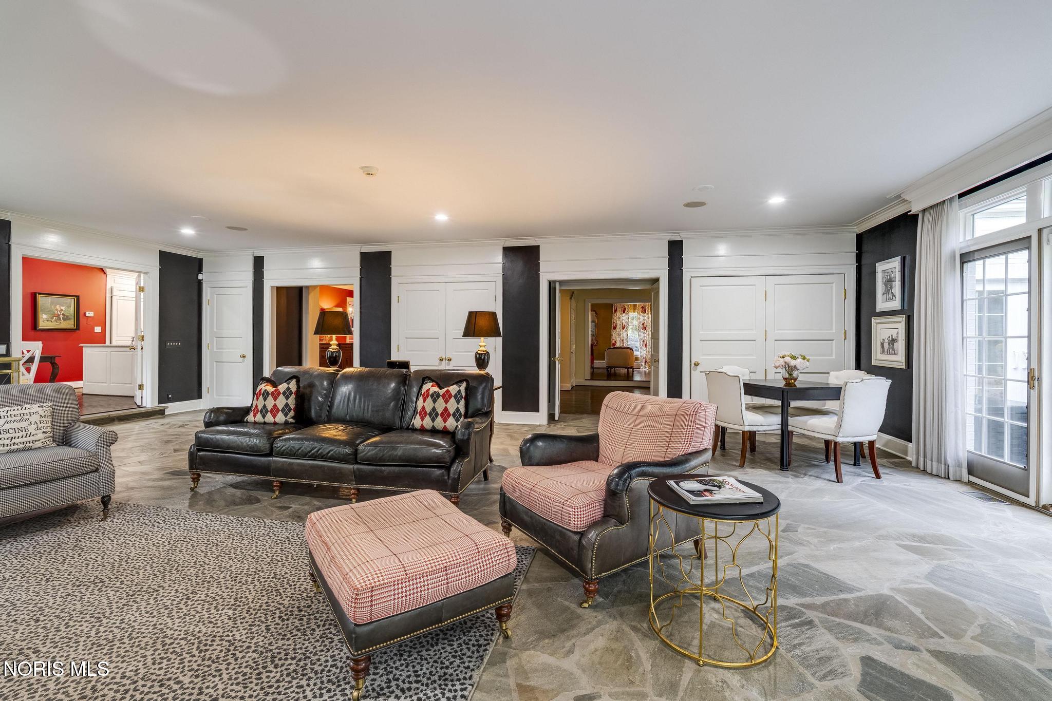 Ottawa Hills, Ohio, 43615, United States, 5 Bedrooms Bedrooms, ,6 BathroomsBathrooms,Residential,Active,2035689