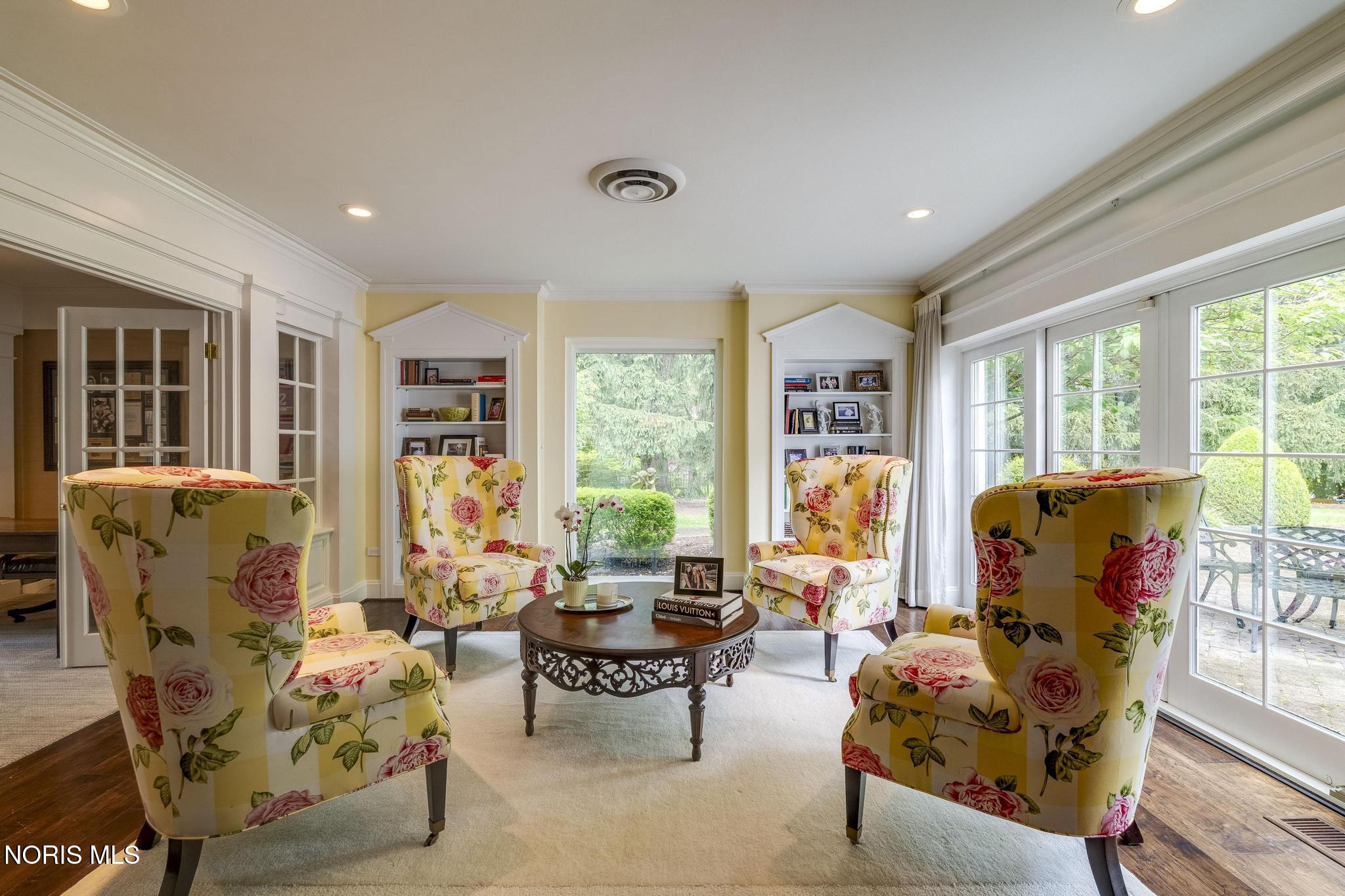 Ottawa Hills, Ohio, 43615, United States, 5 Bedrooms Bedrooms, ,6 BathroomsBathrooms,Residential,Active,2035689