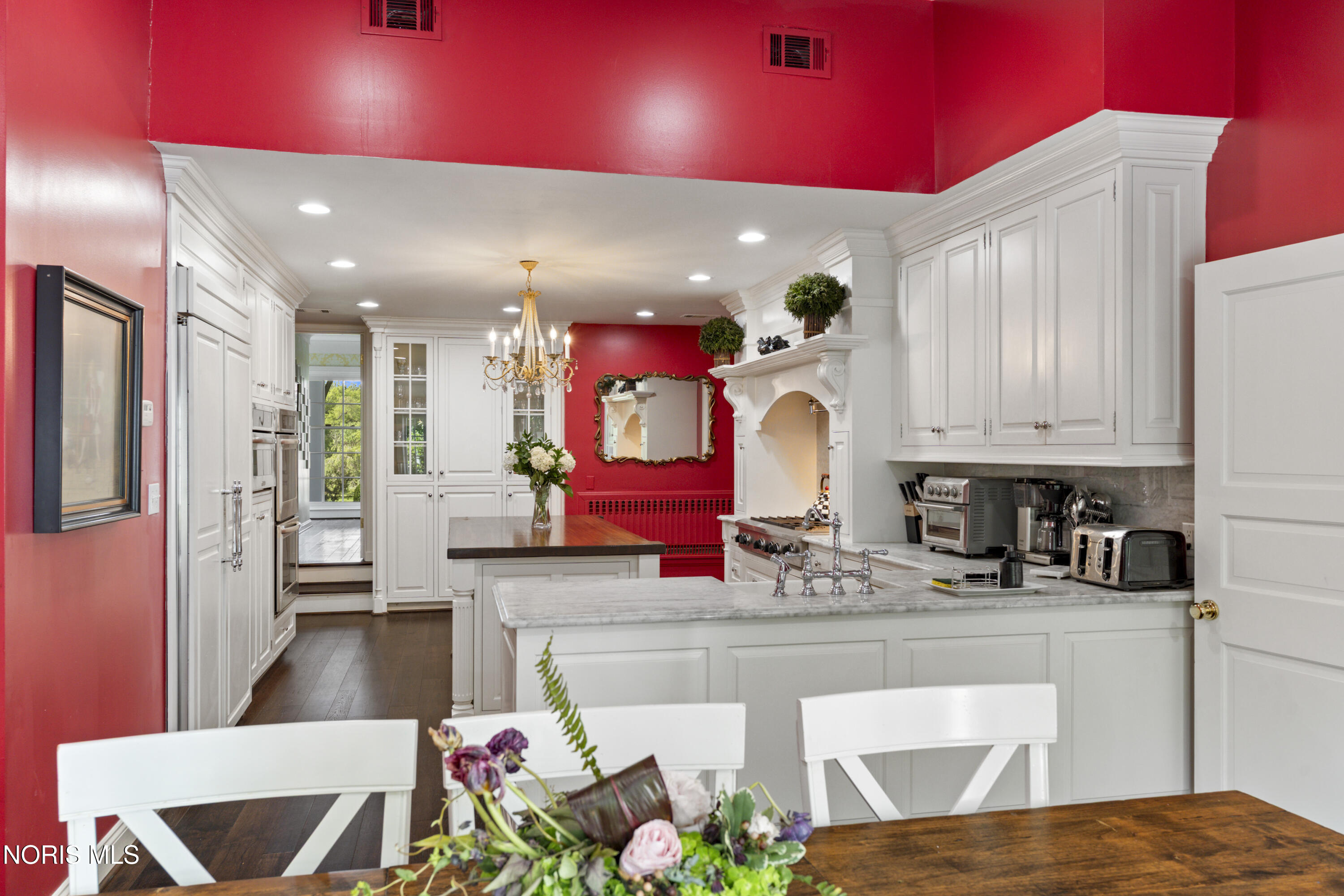 Ottawa Hills, Ohio, 43615, United States, 5 Bedrooms Bedrooms, ,6 BathroomsBathrooms,Residential,Active,2035689