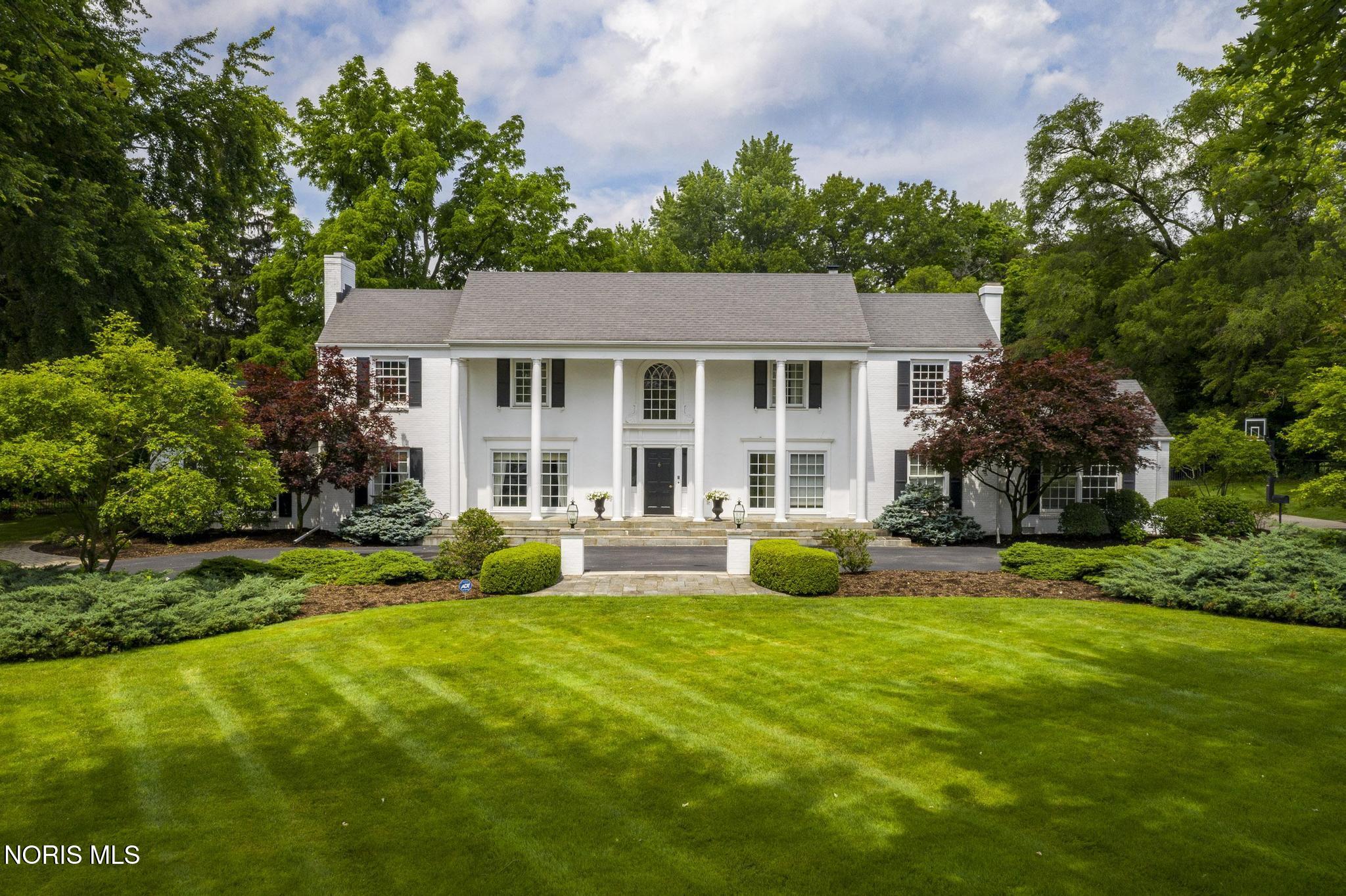 Ottawa Hills, Ohio, 43615, United States, 5 Bedrooms Bedrooms, ,6 BathroomsBathrooms,Residential,Active,2035689