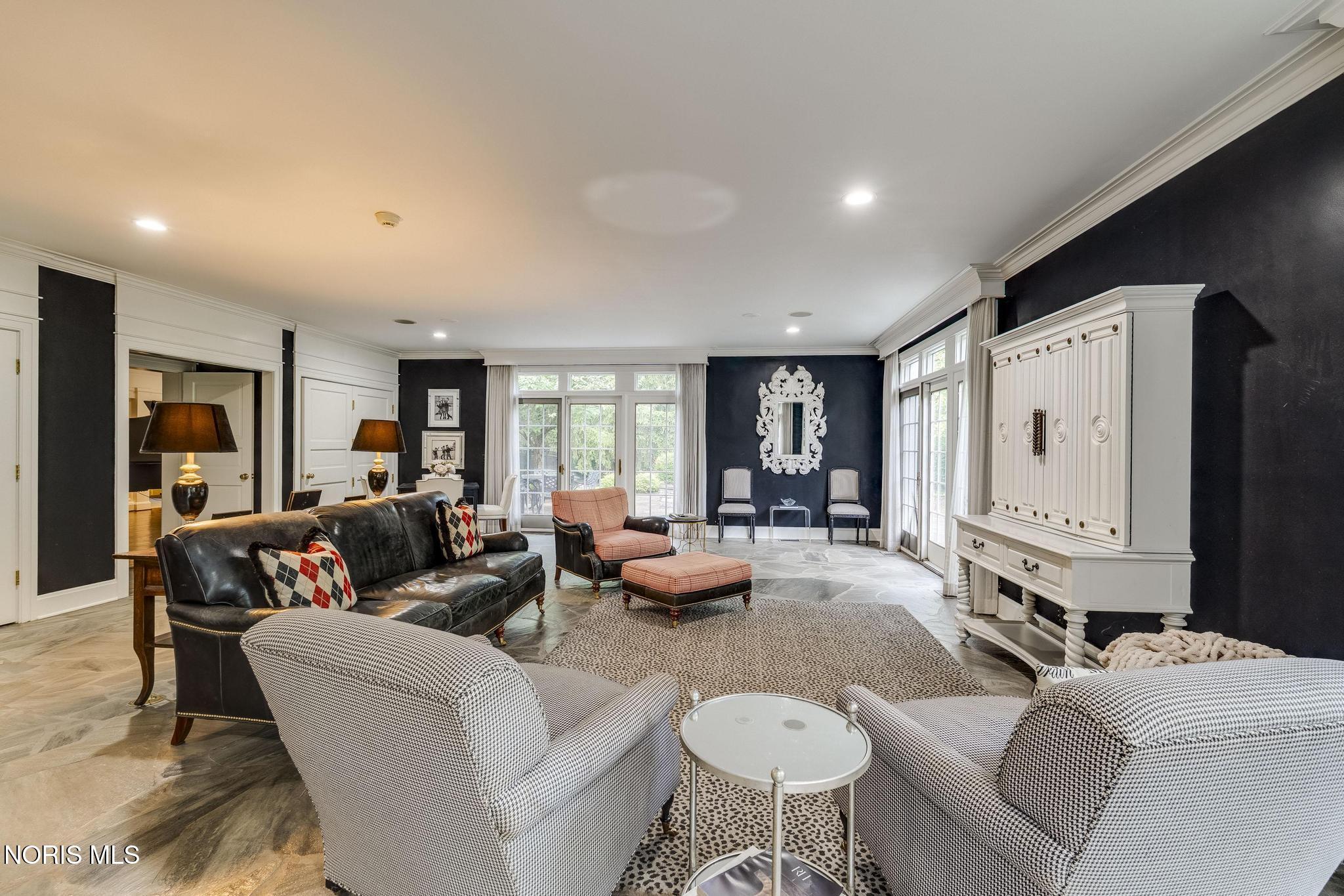 Ottawa Hills, Ohio, 43615, United States, 5 Bedrooms Bedrooms, ,6 BathroomsBathrooms,Residential,Active,2035689