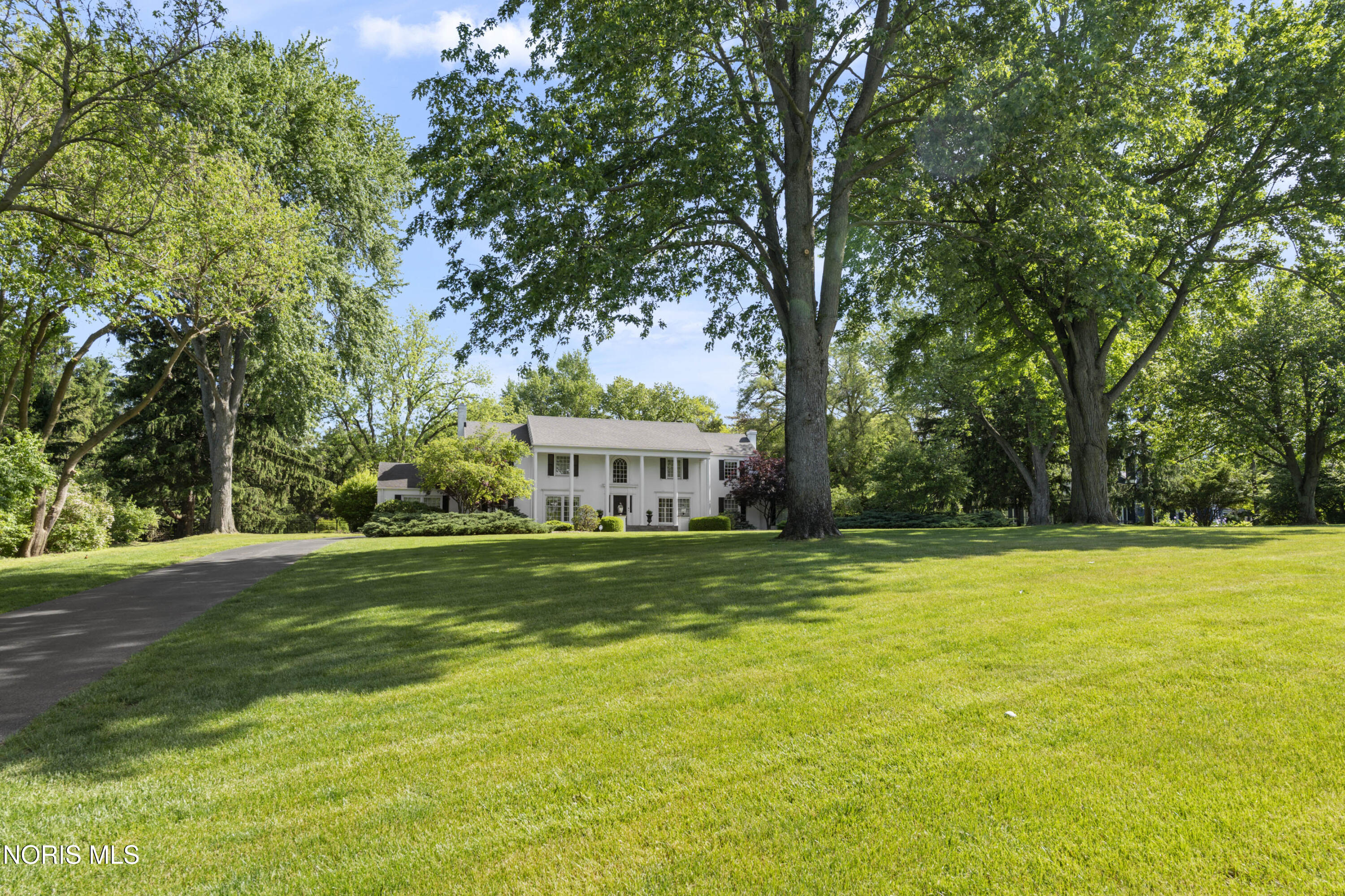 Ottawa Hills, Ohio, 43615, United States, 5 Bedrooms Bedrooms, ,6 BathroomsBathrooms,Residential,Active,2035689