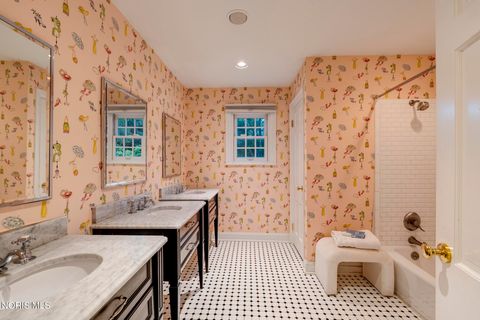 Tiny photo for 3000 Valley View Drive, Ottawa Hills, OH 43615 (MLS # 10005920)