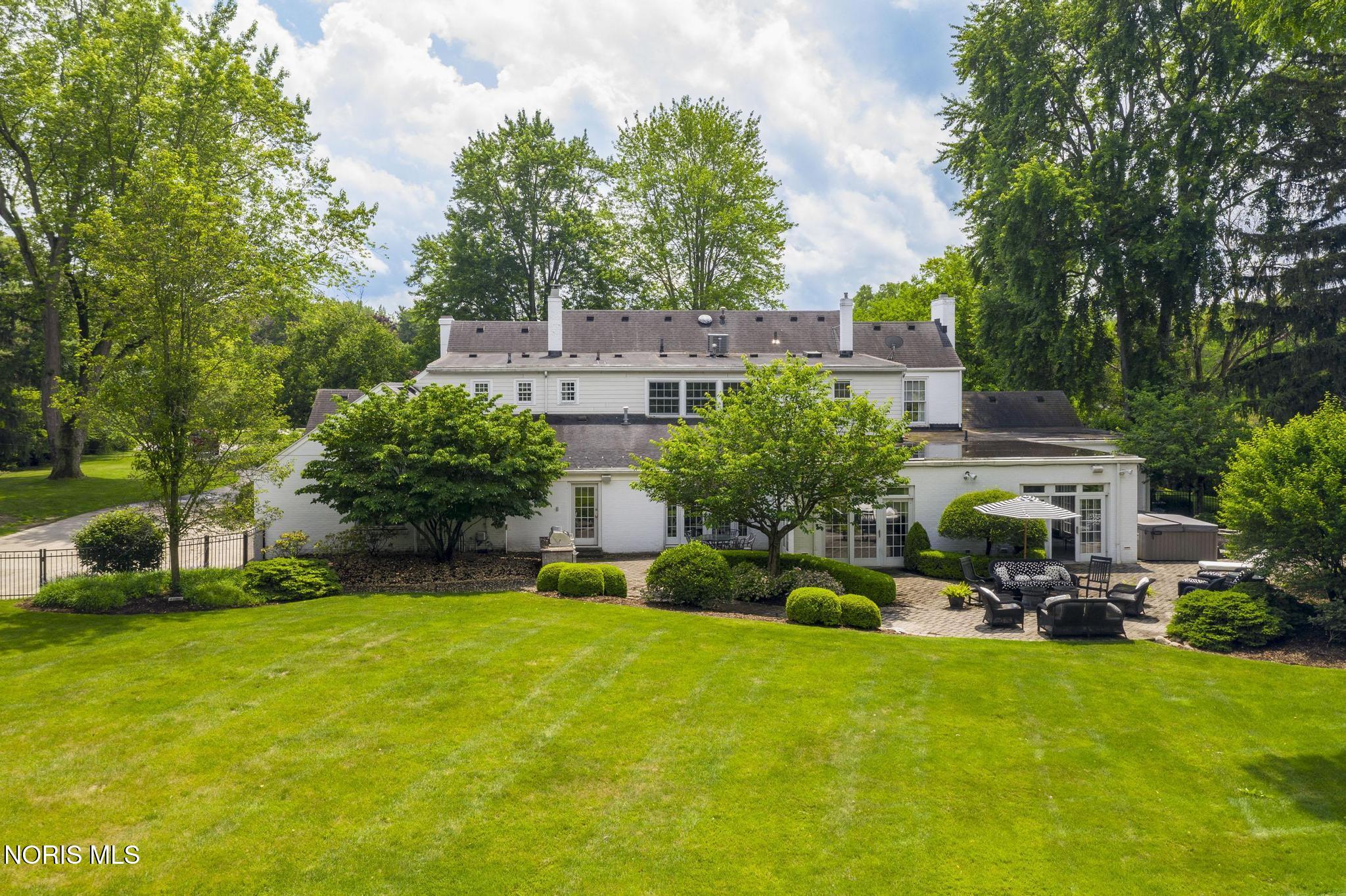 Ottawa Hills, Ohio, 43615, United States, 5 Bedrooms Bedrooms, ,6 BathroomsBathrooms,Residential,Active,2035689