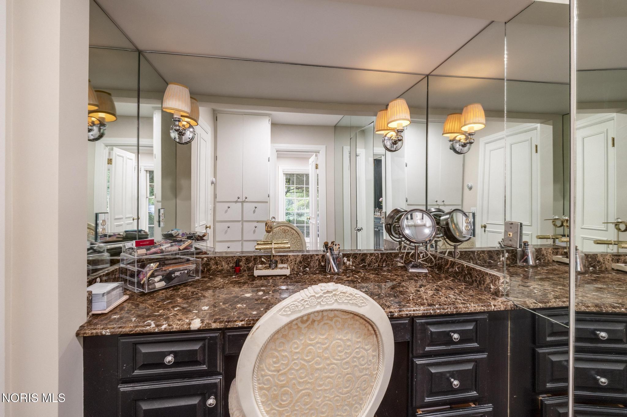 Ottawa Hills, Ohio, 43615, United States, 5 Bedrooms Bedrooms, ,6 BathroomsBathrooms,Residential,Active,2035689