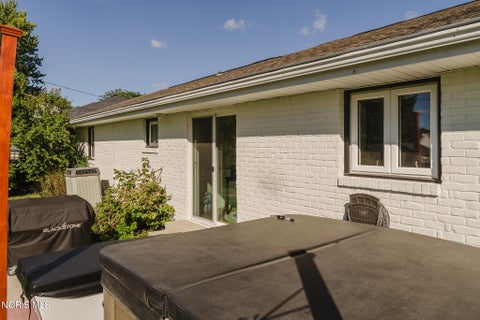 Tiny photo for 225 E Yates Avenue, Findlay, OH 45840 (MLS # 10014284)