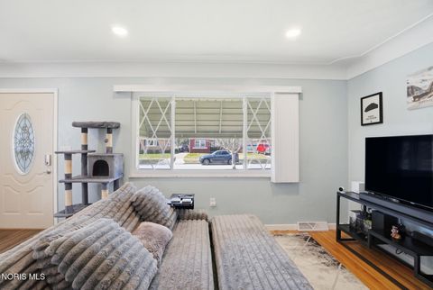 Tiny photo for 4338 288th Street, Toledo, OH 43611 (MLS # 10005438)