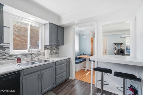 Tiny photo for 4338 288th Street, Toledo, OH 43611 (MLS # 10005438)