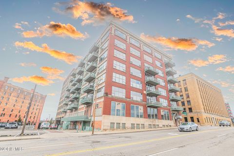 Photo of 745 Washington Street #Apt 607, Toledo, OH 43604 (MLS # 10004728)