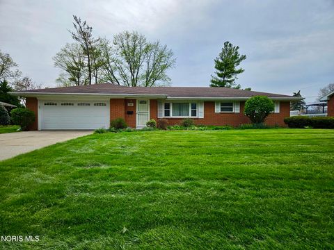 Photo of 2328 Kneer Drive, Toledo, OH 43614 (MLS # 10006433)