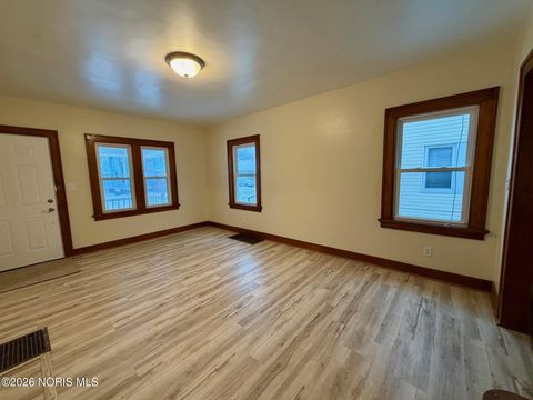 Tiny photo for 4121 Kingsbury Avenue, Toledo, OH 43612 (MLS # 10003151)