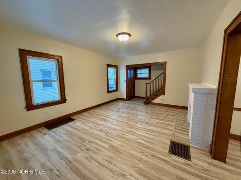 Tiny photo for 4121 Kingsbury Avenue, Toledo, OH 43612 (MLS # 10003151)