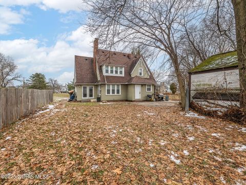Tiny photo for 1819 Shenandoah Road, Toledo, OH 43607 (MLS # 10002403)