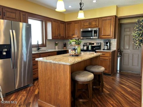 Tiny photo for 911 Cardinal Drive, Bryan, OH 43506 (MLS # 10007984)