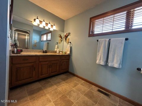 Tiny photo for 911 Cardinal Drive, Bryan, OH 43506 (MLS # 10007984)