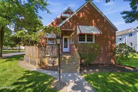 Tiny photo for 401 Clough Street, Bowling Green, OH 43402 (MLS # 10010472)