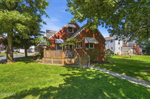 Tiny photo for 401 Clough Street, Bowling Green, OH 43402 (MLS # 10010472)