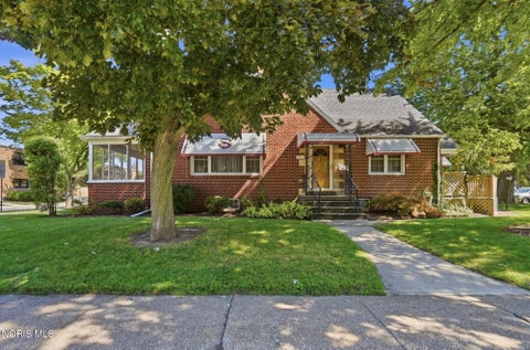 Tiny photo for 401 Clough Street, Bowling Green, OH 43402 (MLS # 10010472)