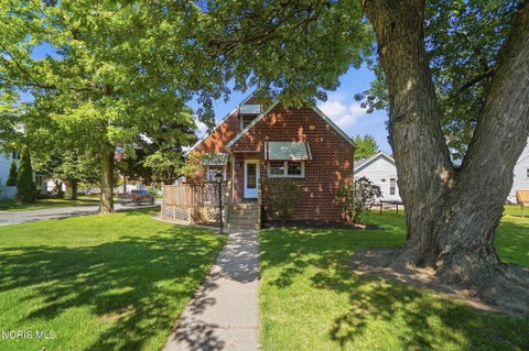 Tiny photo for 401 Clough Street, Bowling Green, OH 43402 (MLS # 10010472)
