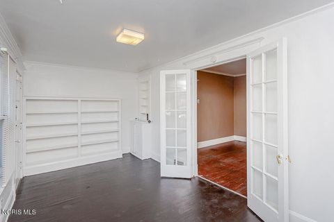 Tiny photo for 2639 Scottwood Avenue, Toledo, OH 43610 (MLS # 10005783)