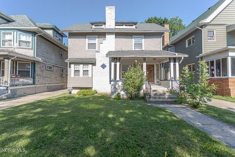 Photo of 2639 Scottwood Avenue, Toledo, OH 43610 (MLS # 10005783)