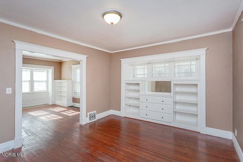 Tiny photo for 2639 Scottwood Avenue, Toledo, OH 43610 (MLS # 10005783)