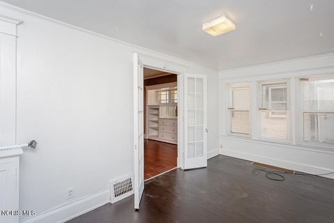 Tiny photo for 2639 Scottwood Avenue, Toledo, OH 43610 (MLS # 10005783)