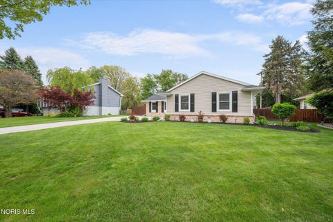 Tiny photo for 4339 Pacquin Lane, Toledo, OH 43614 (MLS # 10007421)