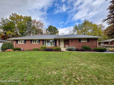 Tiny photo for 2020 Elm Drive, Fremont, OH 43420 (MLS # 10000535)