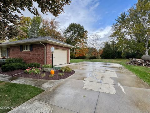 Tiny photo for 2020 Elm Drive, Fremont, OH 43420 (MLS # 10000535)